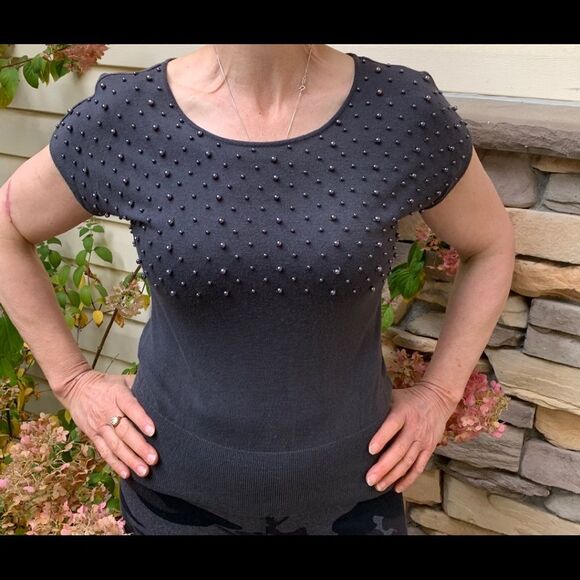 H&M grey with pearls beautiful shirt-sleeved blouse, size Small - Picture 1 of 7